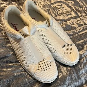 Ellen DeGeneres white flats size 10